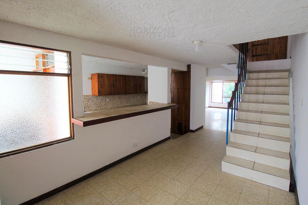 Se Alquila Casa Con Patio Sabanilla 2km de UCR 3 Habitaciones  nja707