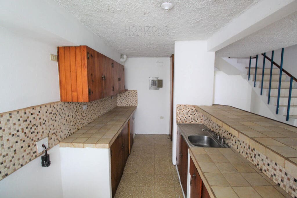 Se Alquila Casa Con Patio Sabanilla 2km de UCR 3 Habitaciones  nja707