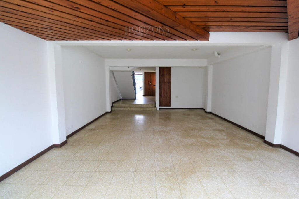 Se Alquila Casa Con Patio Sabanilla 2km de UCR 3 Habitaciones  nja707