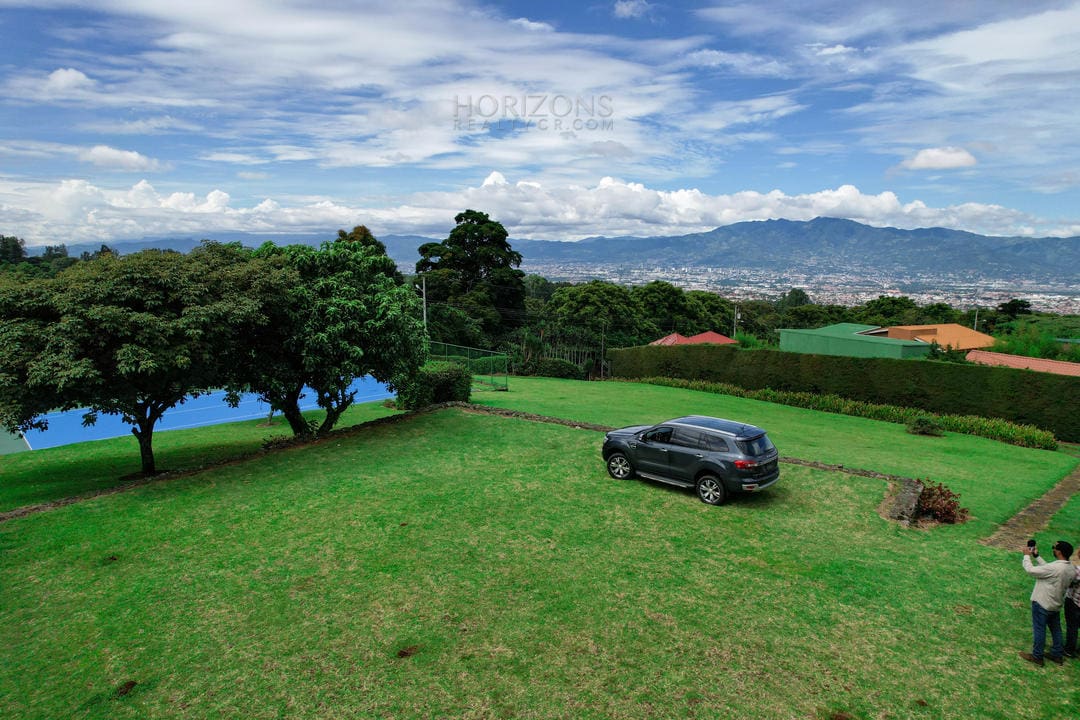 Propiedad en Heredia 4549m2 Hermosas Vistas nja993