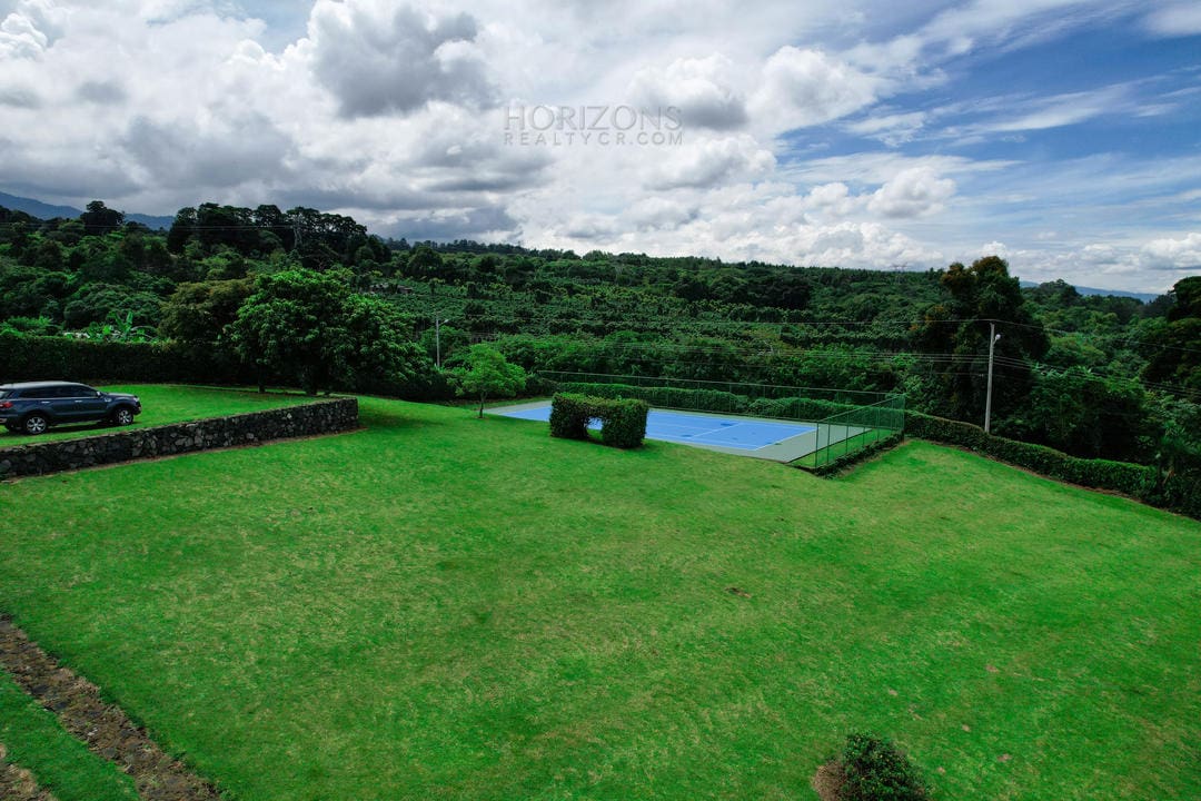 Propiedad en Heredia 4549m2 Hermosas Vistas nja993