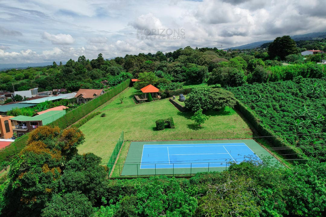 Propiedad en Heredia 4549m2 Hermosas Vistas nja993
