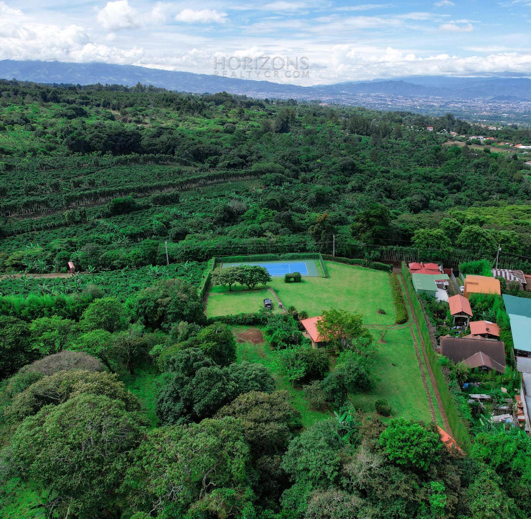 Propiedad en Heredia 4549m2 Hermosas Vistas nja993