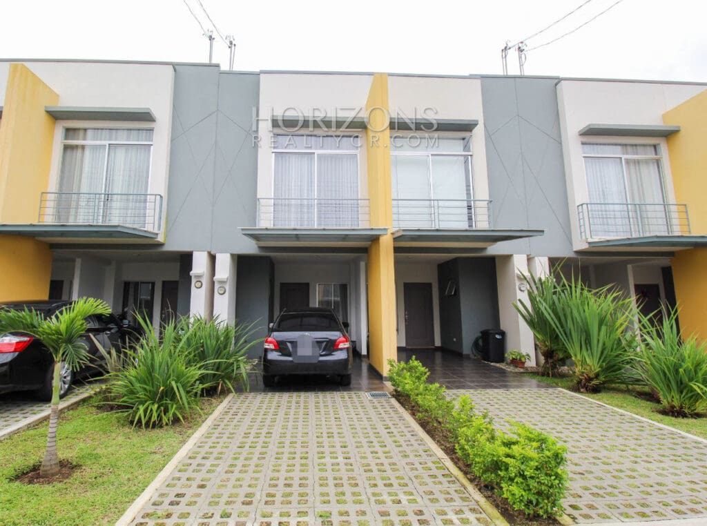 Alquiler Casa Full Amueblada Con Patio 2 Habitaciones En Condominio Heredia Njv132
