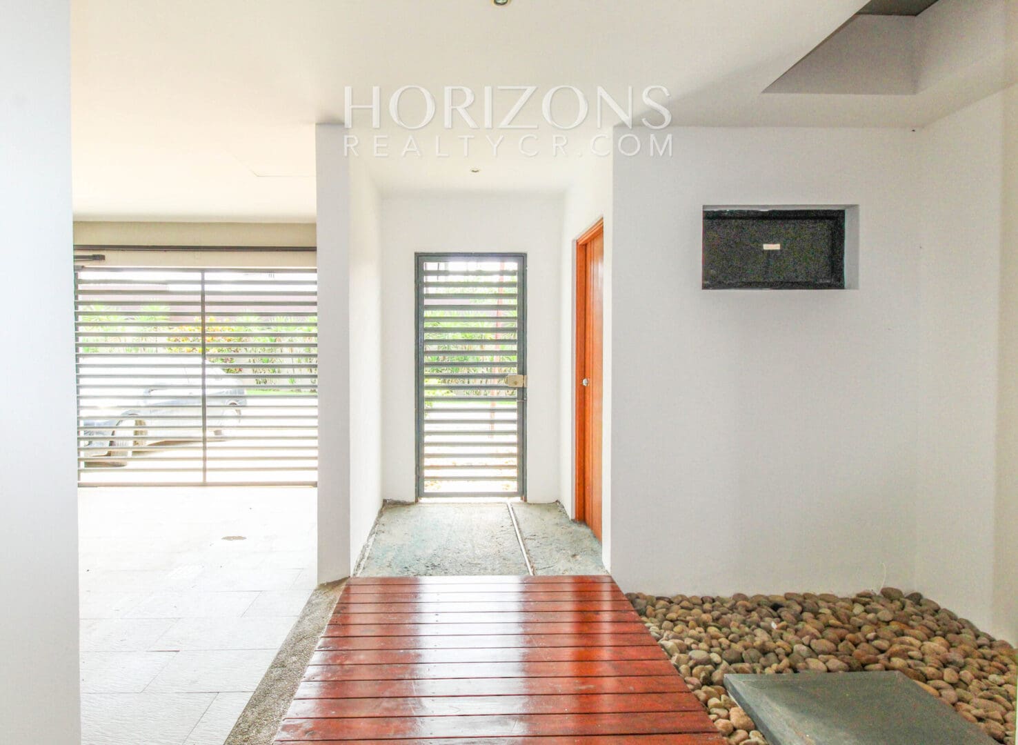 ALQUILER DE CASA CON PATIO EN CIUDAD COLON CENTRO njv145