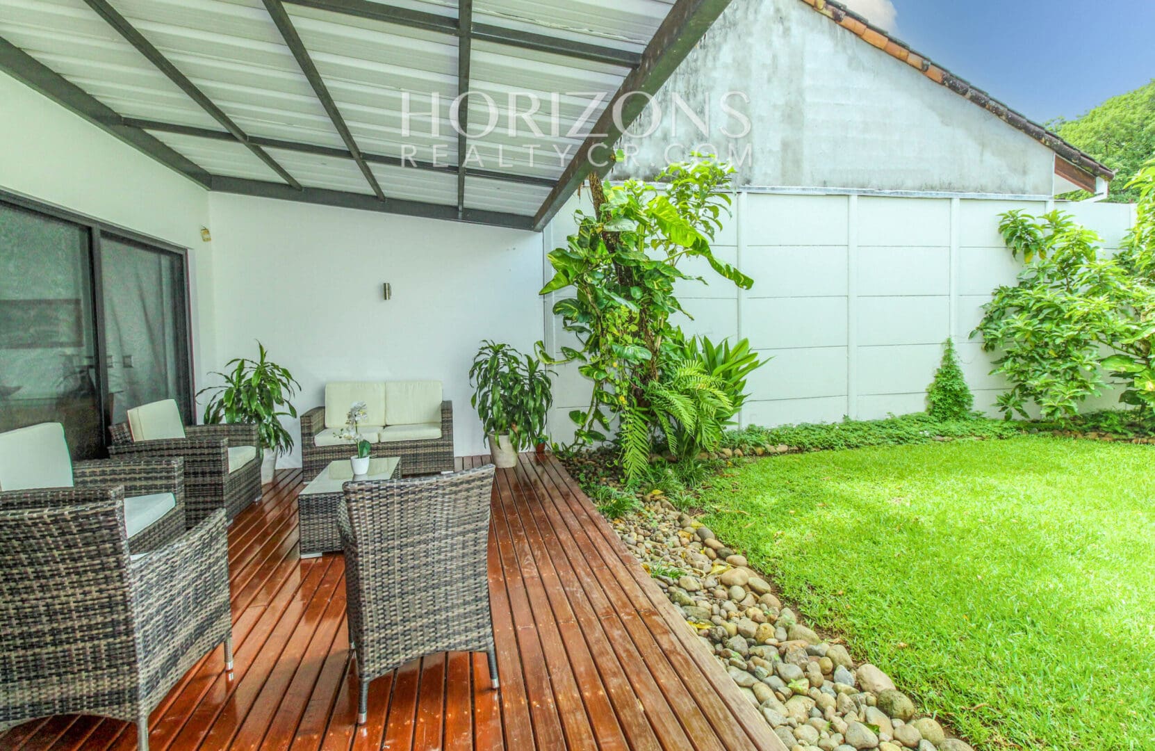 ALQUILER DE CASA CON PATIO EN CIUDAD COLON CENTRO njv145