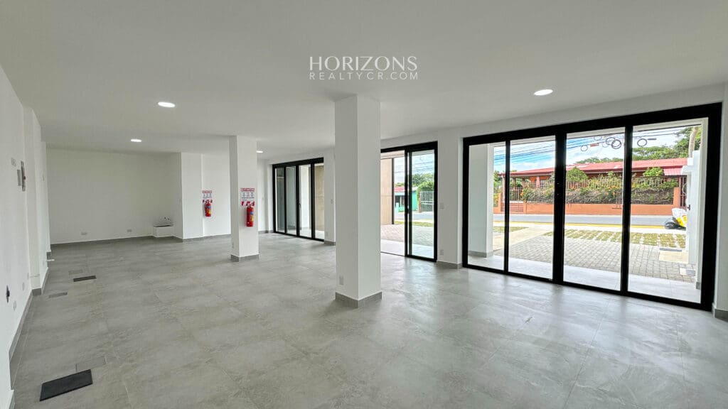 Local Comercial en San Pedro de 80m2 Amplio Parqueo Cerca de Universidad Latina hrc03