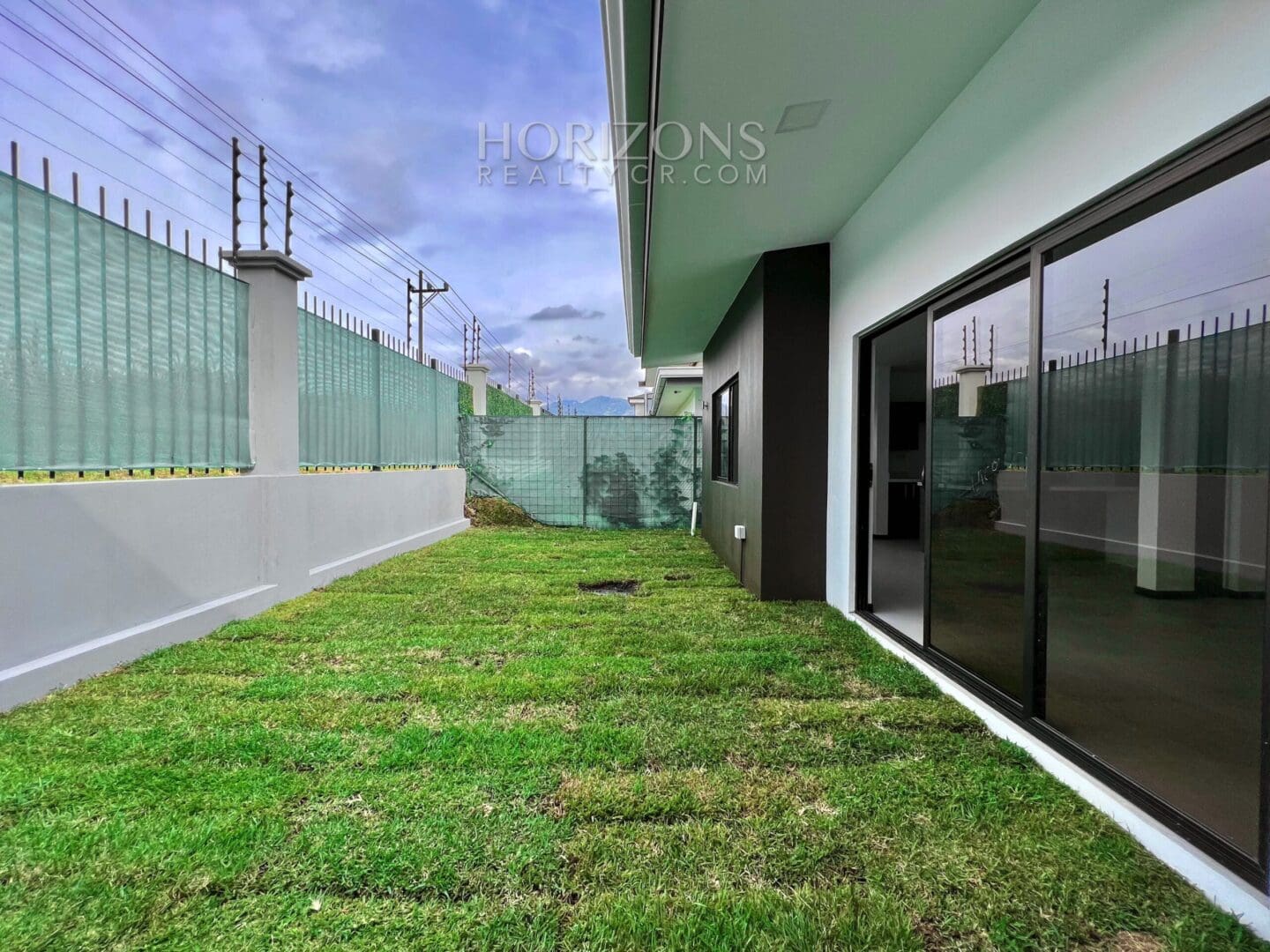 Casa Nueva para Estrenar en San Rafael Alajuela 3 Habitaciones Oficina y Jardín en Condominio Villa Del Sol NJR35