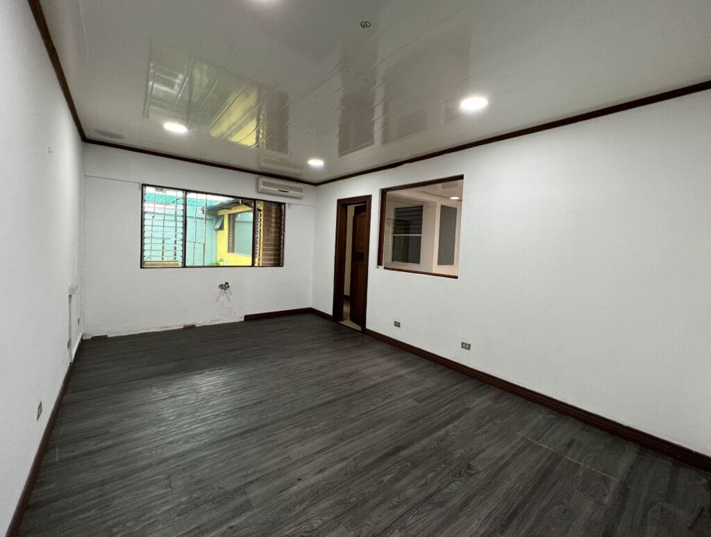 Venta o Alquiler de Casa Uso Mixto en Los Yoses nja989