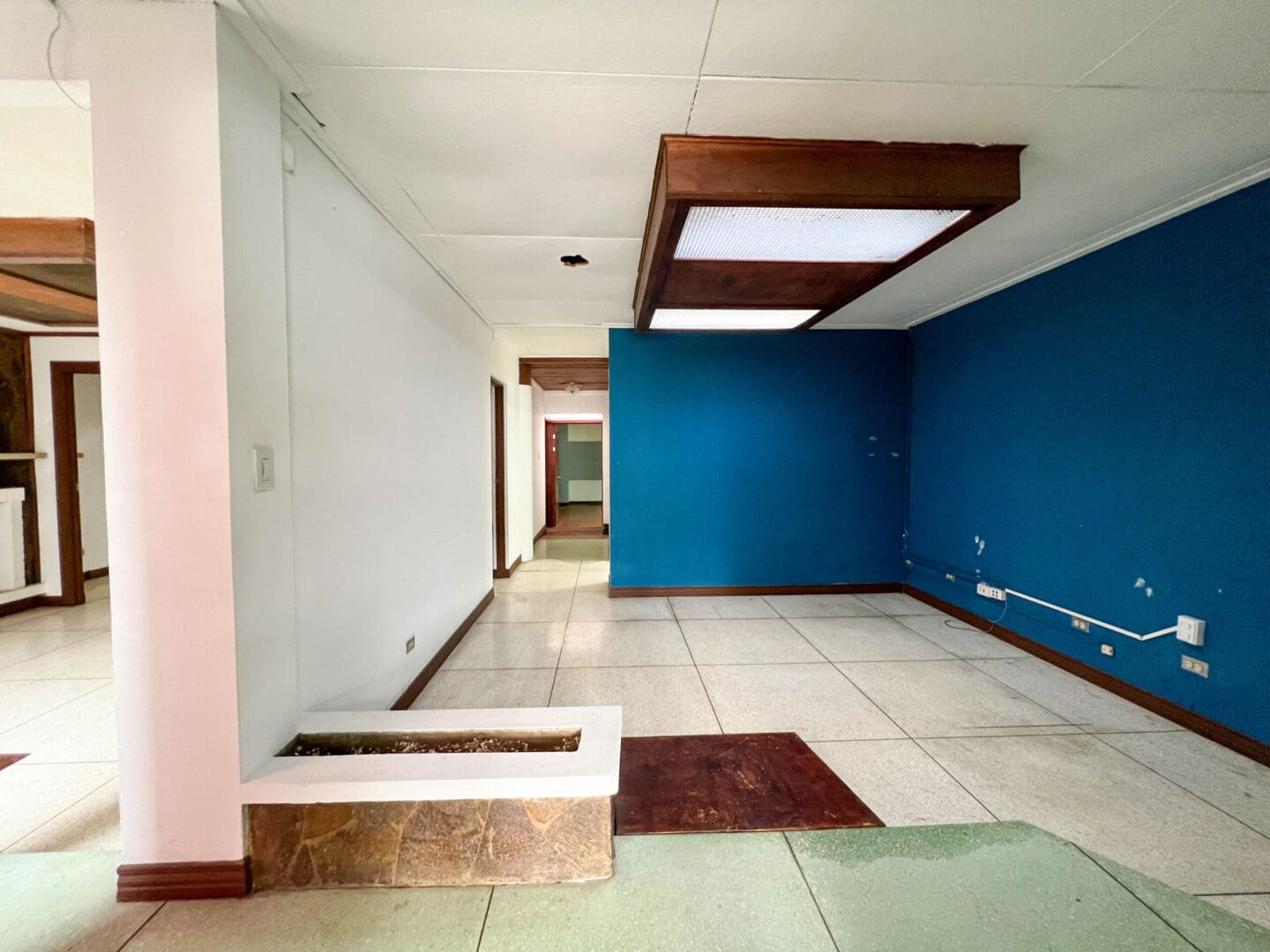 Venta o Alquiler de Casa Uso Mixto en Los Yoses nja989