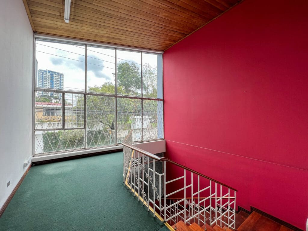 Venta o Alquiler de Casa Uso Mixto en Los Yoses nja989