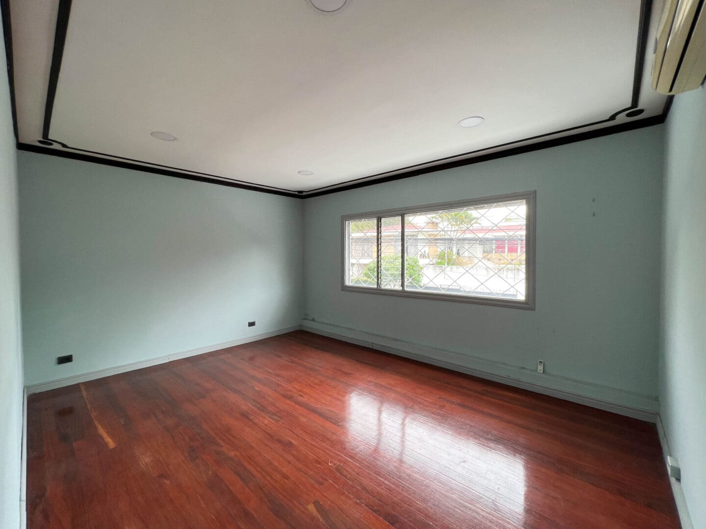 Venta o Alquiler de Casa Uso Mixto en Los Yoses nja989