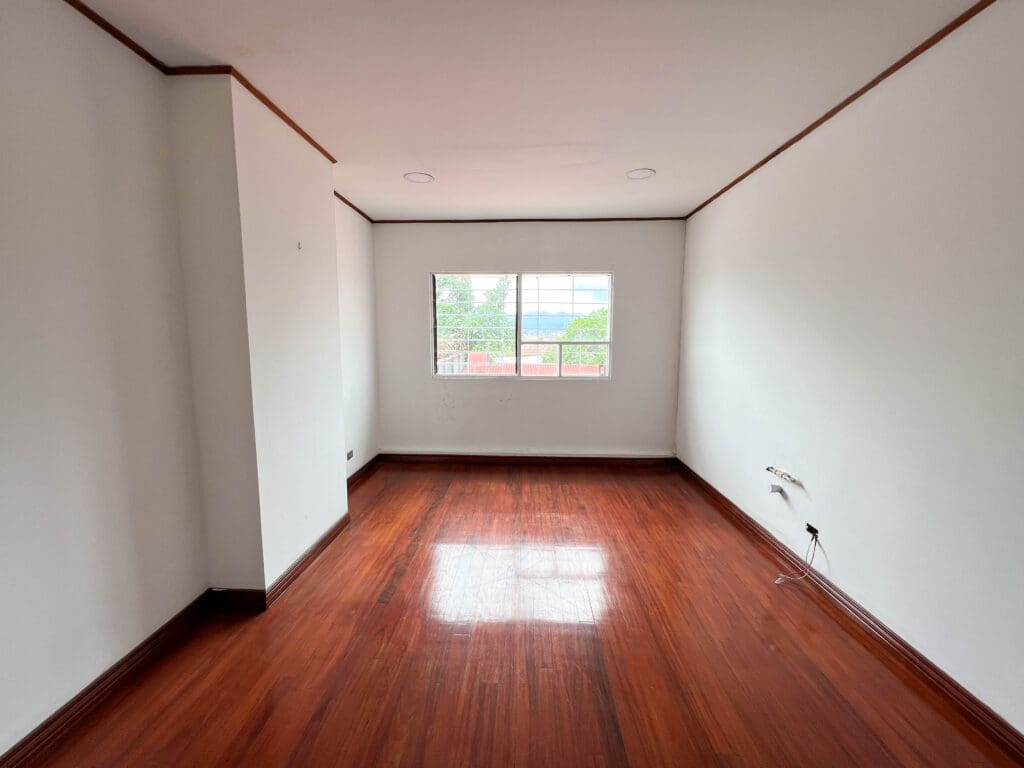 Venta o Alquiler de Casa Uso Mixto en Los Yoses nja989