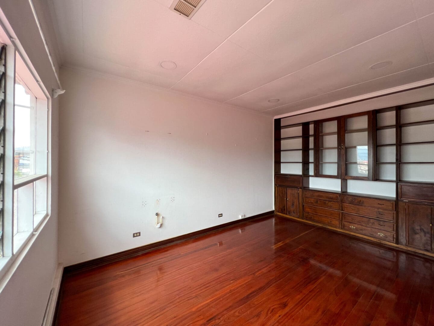Venta o Alquiler de Casa Uso Mixto en Los Yoses nja989