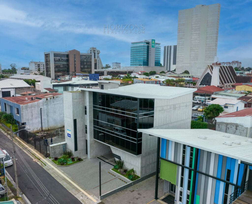Se Alquila Oficina En La Sabana 150M2 Para Estrenar Hrc02