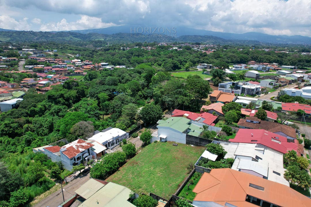 Lotes Para Inversión o Desarrollo Inmobiliario en Residencial Montenegro Alajuela NJR34