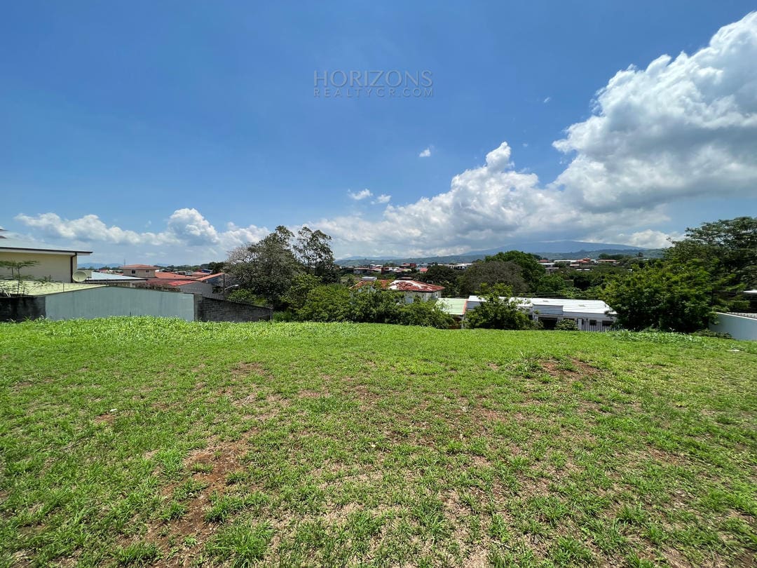Lotes Para Inversión o Desarrollo Inmobiliario en Residencial Montenegro Alajuela NJR34
