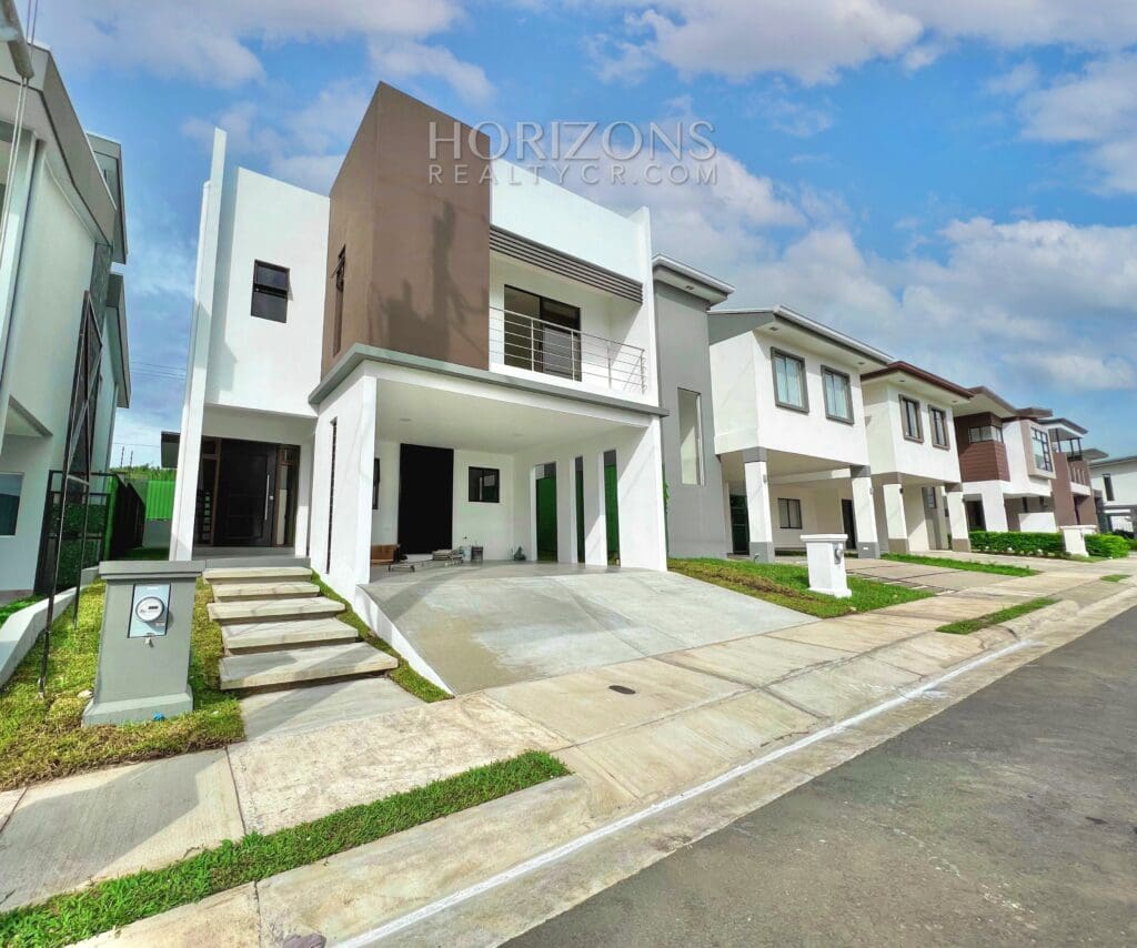 Casa Nueva Para Estrenar En San Rafael Alajuela 3 Habitaciones Oficina Y Jardín En Condominio Villa Del Sol Njr35