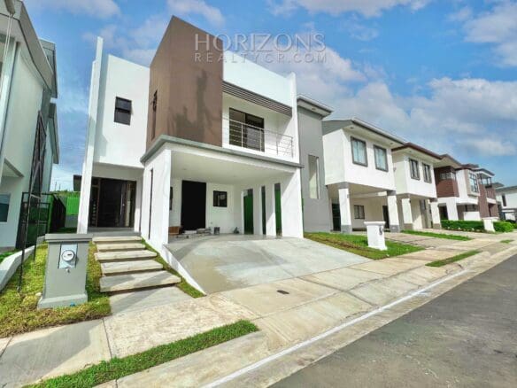 Casa Nueva Para Estrenar En San Rafael Alajuela 3 Habitaciones Oficina Y Jardín En Condominio Villa Del Sol Njr35