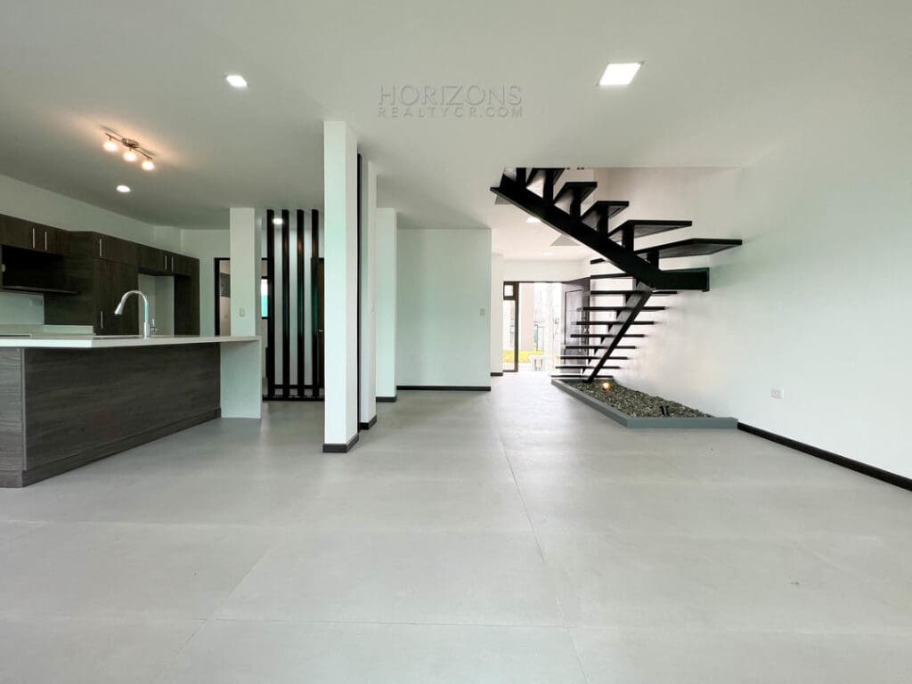 Casa Nueva para Estrenar en San Rafael Alajuela 3 Habitaciones Oficina y Jardín en Condominio Villa Del Sol NJR35
