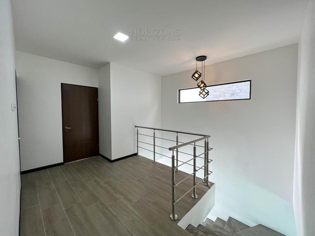 Casa Nueva para Estrenar en San Rafael Alajuela 3 Habitaciones Oficina y Jardín en Condominio Villa Del Sol NJR35