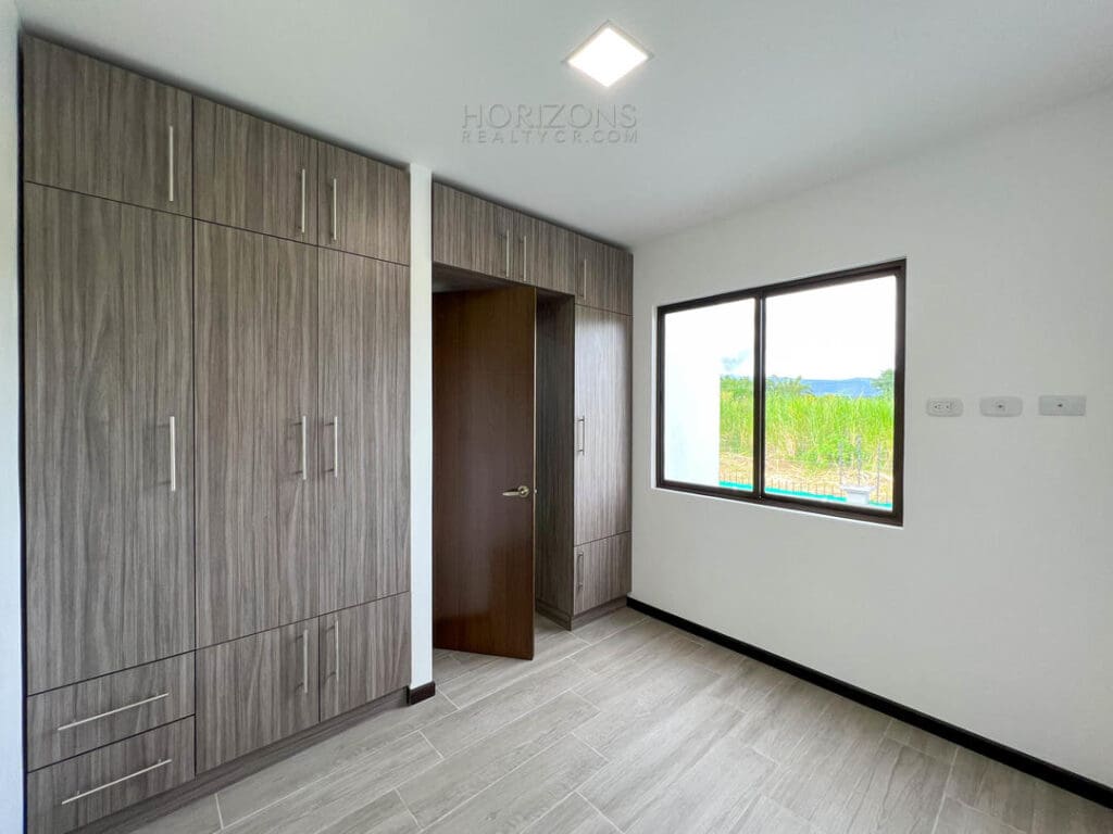 Casa Nueva para Estrenar en San Rafael Alajuela 3 Habitaciones Oficina y Jardín en Condominio Villa Del Sol NJR35
