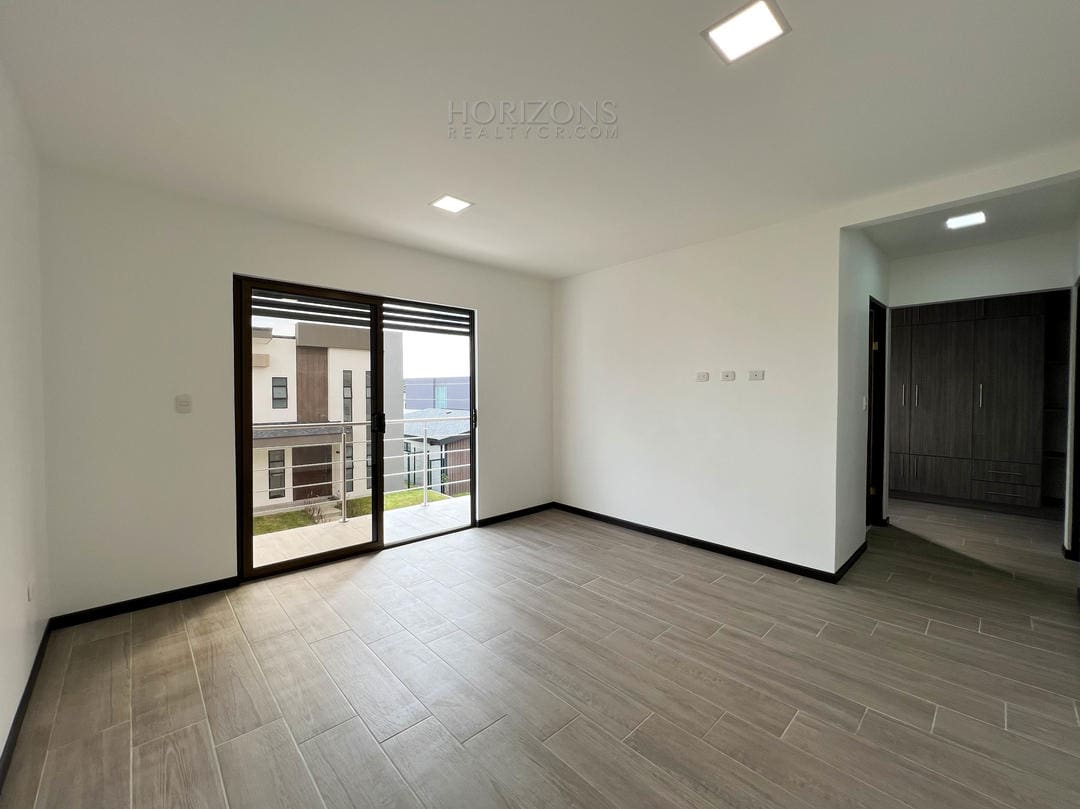 Casa Nueva para Estrenar en San Rafael Alajuela 3 Habitaciones Oficina y Jardín en Condominio Villa Del Sol NJR35
