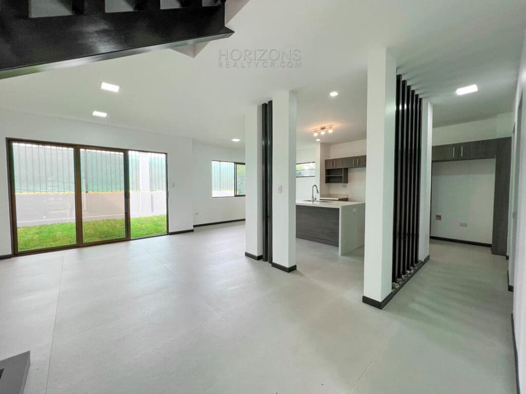 Casa Nueva para Estrenar en San Rafael Alajuela 3 Habitaciones Oficina y Jardín en Condominio Villa Del Sol NJR35
