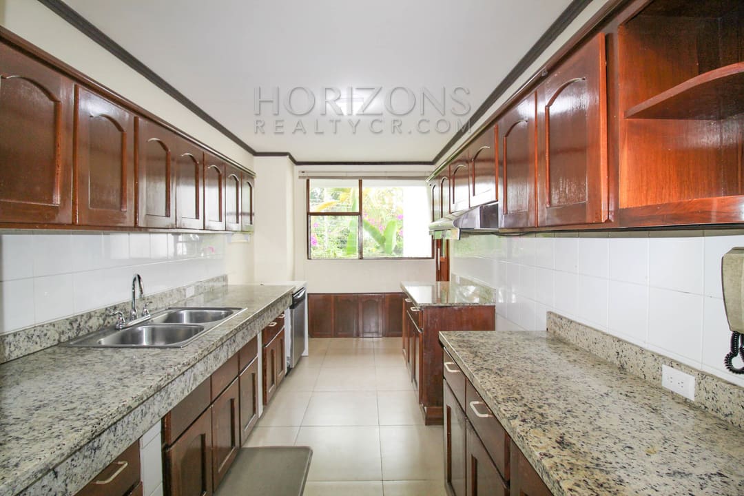 SE ALQUILA APARTAMENTO EN SAN PEDRO 3 HABITACIONES + OFICINA noj832