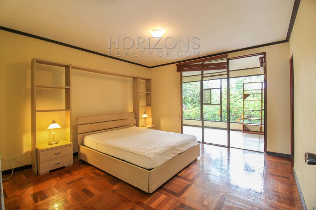 SE ALQUILA APARTAMENTO EN SAN PEDRO 3 HABITACIONES + OFICINA noj832
