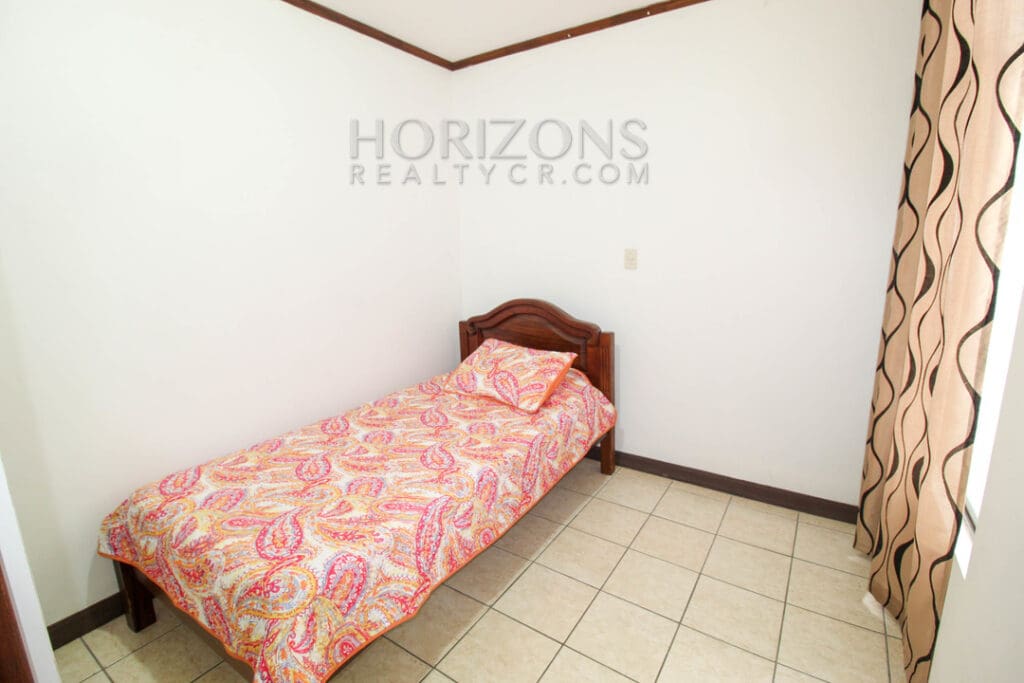 SE ALQUILA APARTAMENTO AMUEBLADO EN SAN PEDRO 3 HABITACIONES / 1km de la UCR noj838