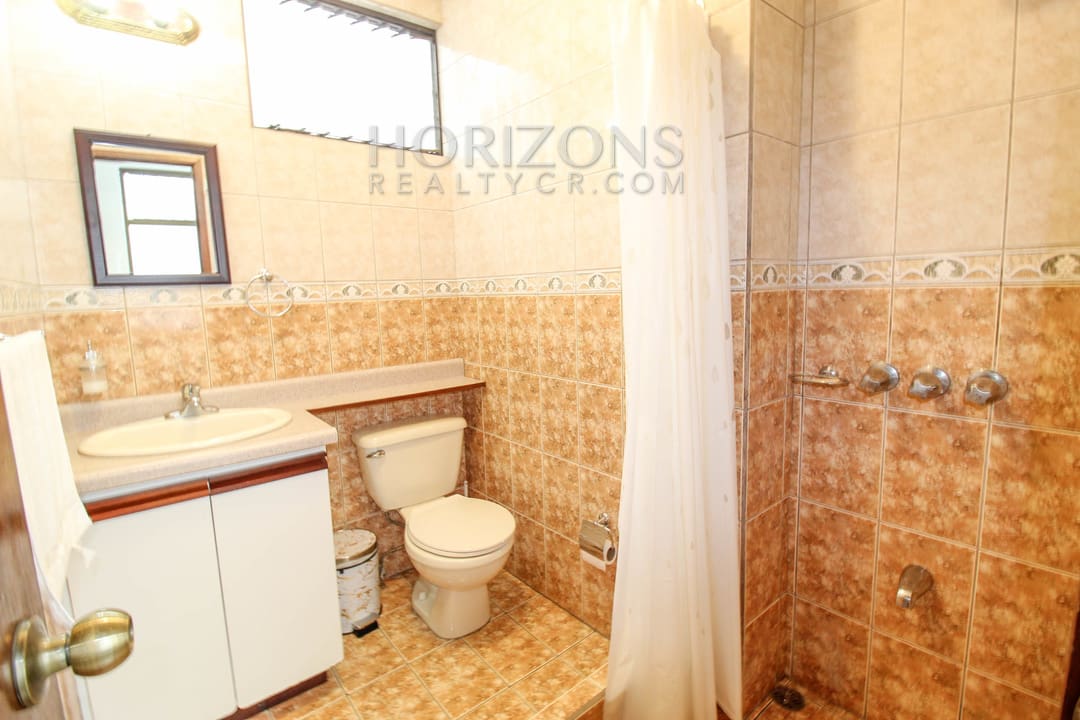 SE ALQUILA APARTAMENTO AMUEBLADO EN SAN PEDRO 3 HABITACIONES / 1km de la UCR noj838