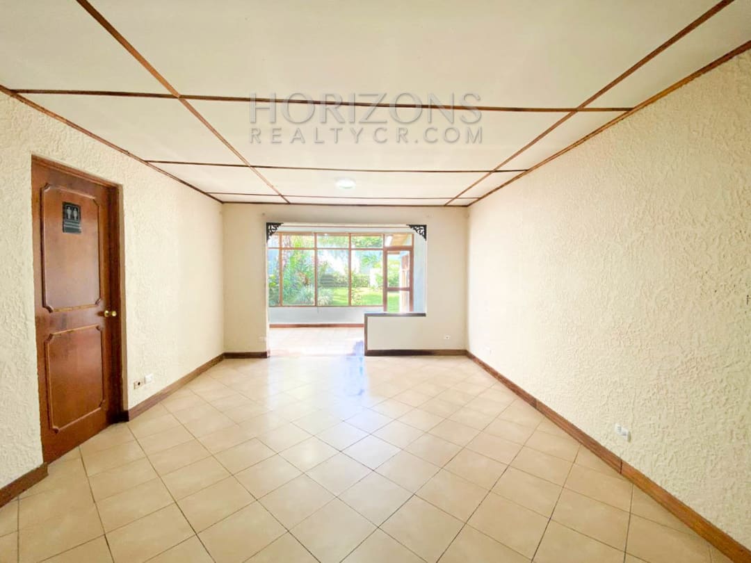 SE ALQUILA CASA INDEPENDIENTE CON PATIO EN CURRIDABAT 4 HABITACIONES noj839