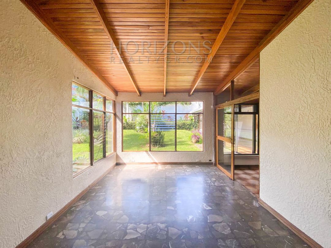 SE ALQUILA CASA INDEPENDIENTE CON PATIO EN CURRIDABAT 4 HABITACIONES noj839