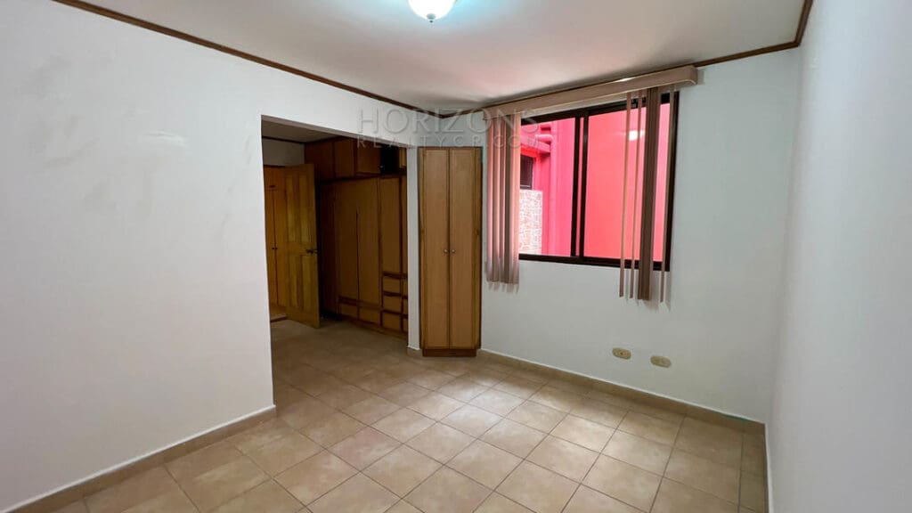 ALQUILER DE CASA X UCR SAN PEDRO 3 HABITACIONES AMPLIAS EN CONDOMINIO nja1000