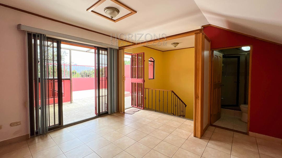 ALQUILER DE CASA X UCR SAN PEDRO 3 HABITACIONES AMPLIAS EN CONDOMINIO nja1000