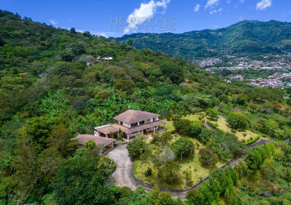 Se Vende Casa En Aserrí En Terreno De 5500M2 Vista A Las Montañas Y Al Gam Nja1001