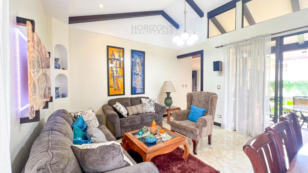 VENDEMOS CASA EN CONDOMINIO TERRANOSTRA SANTO DOMINGO HEREDIA nja998