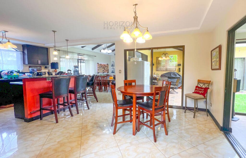 VENDEMOS CASA EN CONDOMINIO TERRANOSTRA SANTO DOMINGO HEREDIA nja998