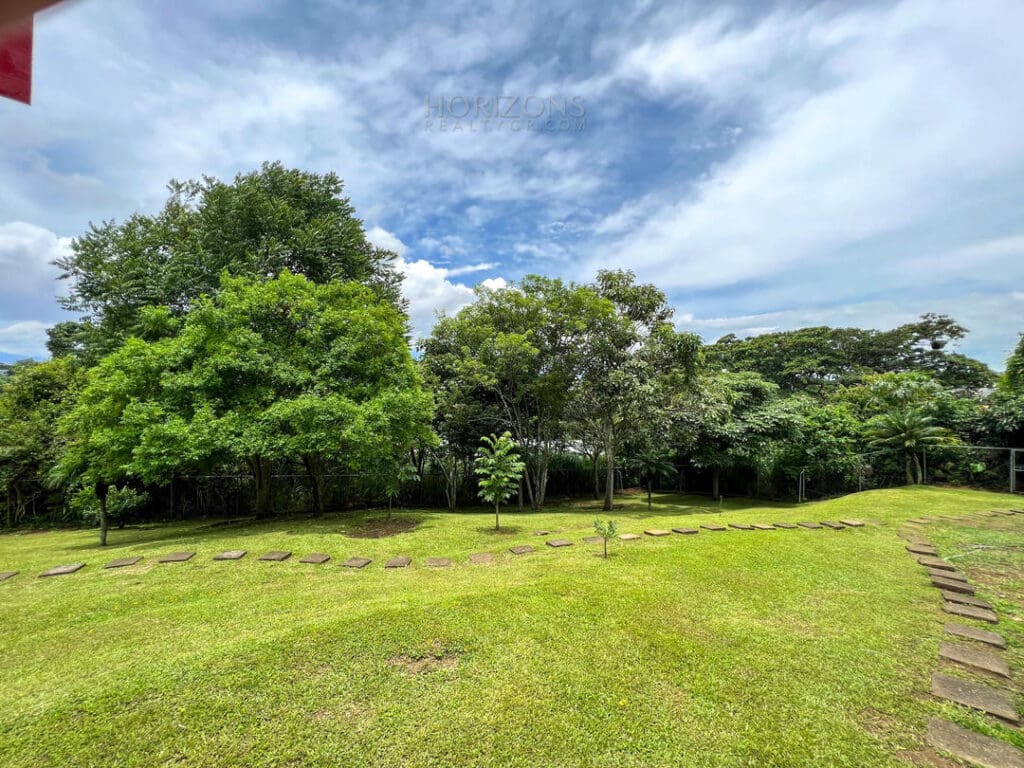 VENDEMOS CASA EN CONDOMINIO TERRANOSTRA SANTO DOMINGO HEREDIA nja998