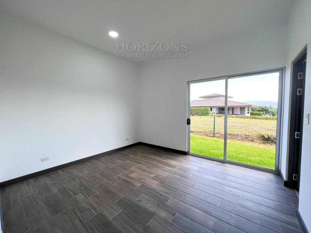 Casa de 1 Nivel en Condominio en Curridabat El Herrán 3 Habitaciones, Jardín y Cuarto de Servicio NJA999