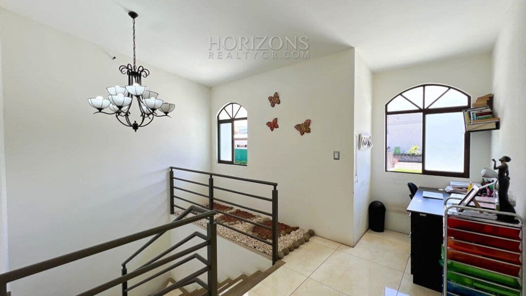 Se Vende Amplia Casa en Alajuela 3 Habitaciones y Patio en Condominio Los Higuerones NJR37