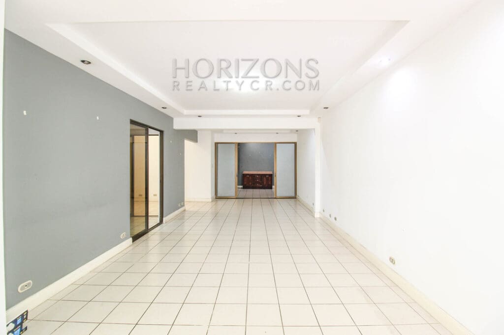 SE ALQUILA CASA EN SABANILLA 3 HABITACIONES / 2 KM DE LA UCR noj841