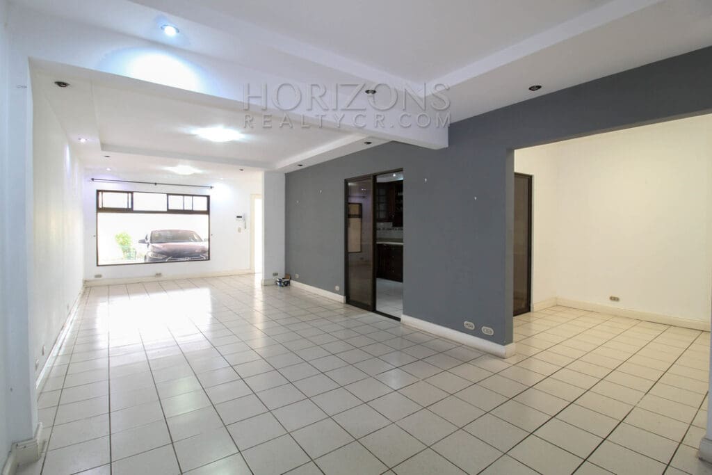 Se Alquila Casa En Sabanilla 3 Habitaciones / 2 Km De La Ucr Noj841
