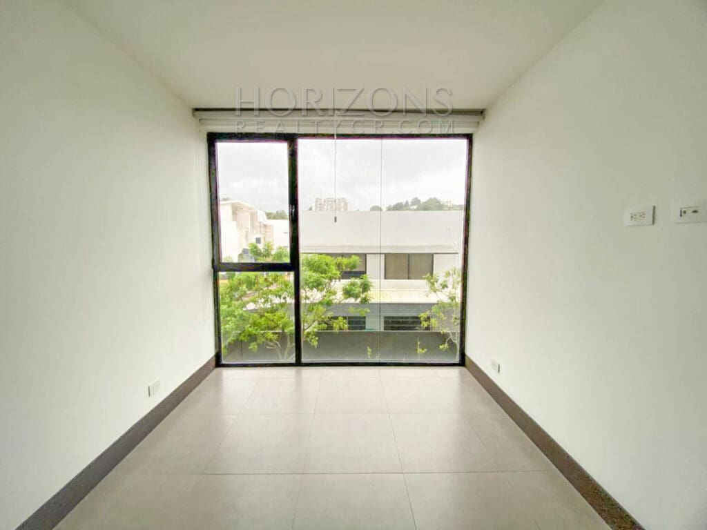 SE ALQUILA APARTAMENTO EN CURRIDABAT 2 HABITACIONES / BODEGA – 2 PARQUEOS noj845