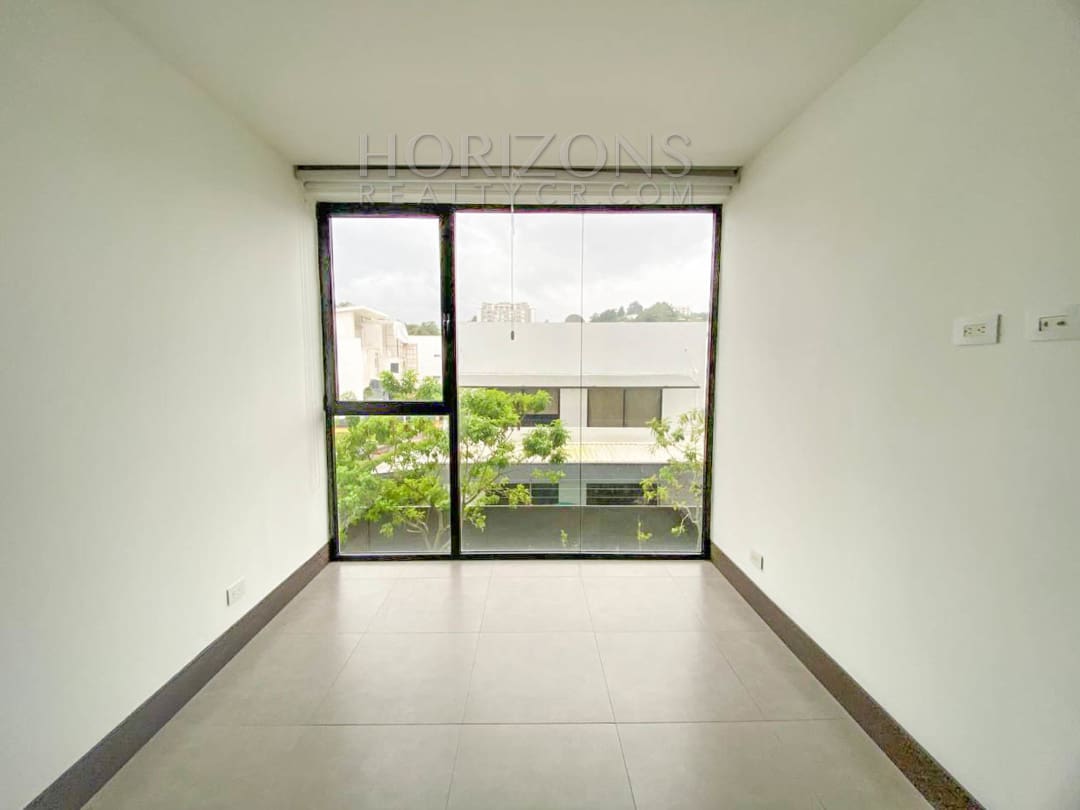 SE ALQUILA APARTAMENTO EN CURRIDABAT 2 HABITACIONES / BODEGA – 2 PARQUEOS noj845