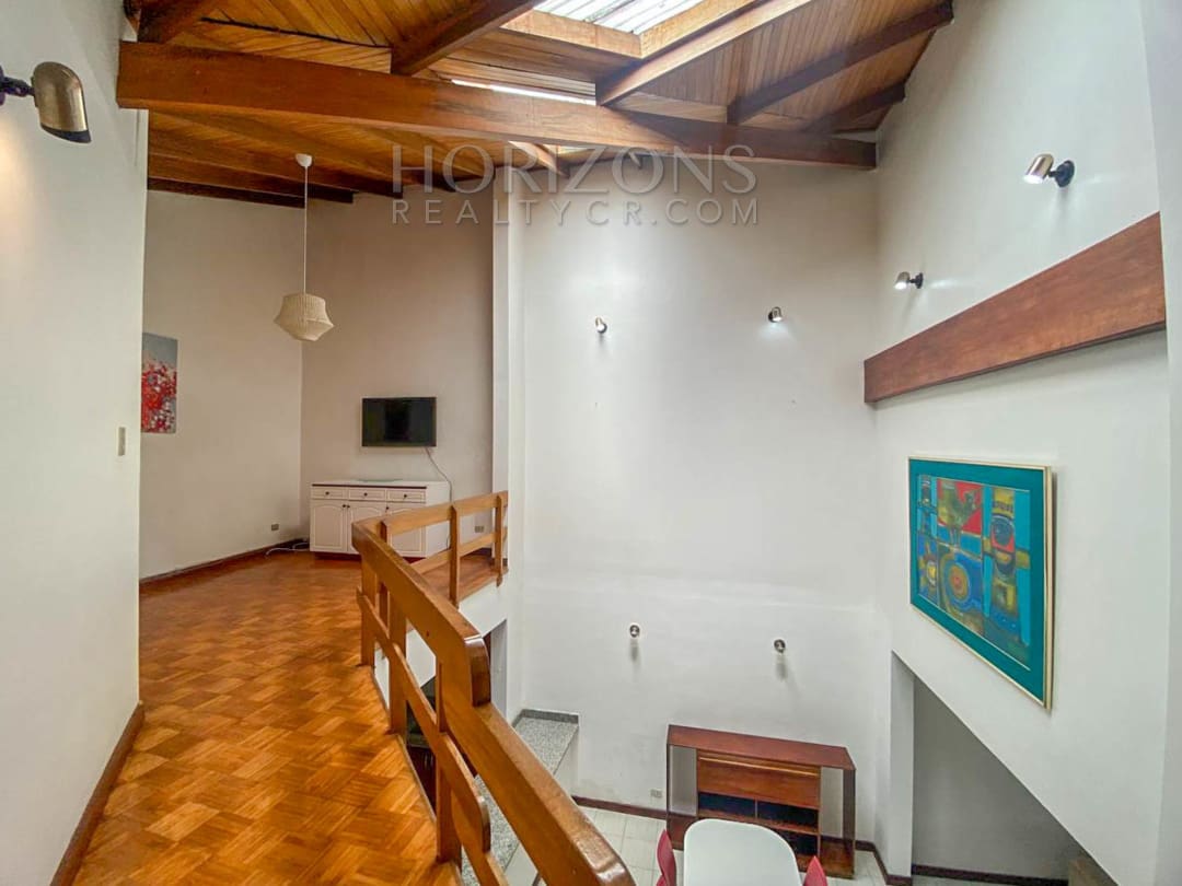 SE ALQUILA CASA EN SAN PEDRO 3 HABITACIONES OFICINA + SALA TV / 500 metros de la UCR noj856