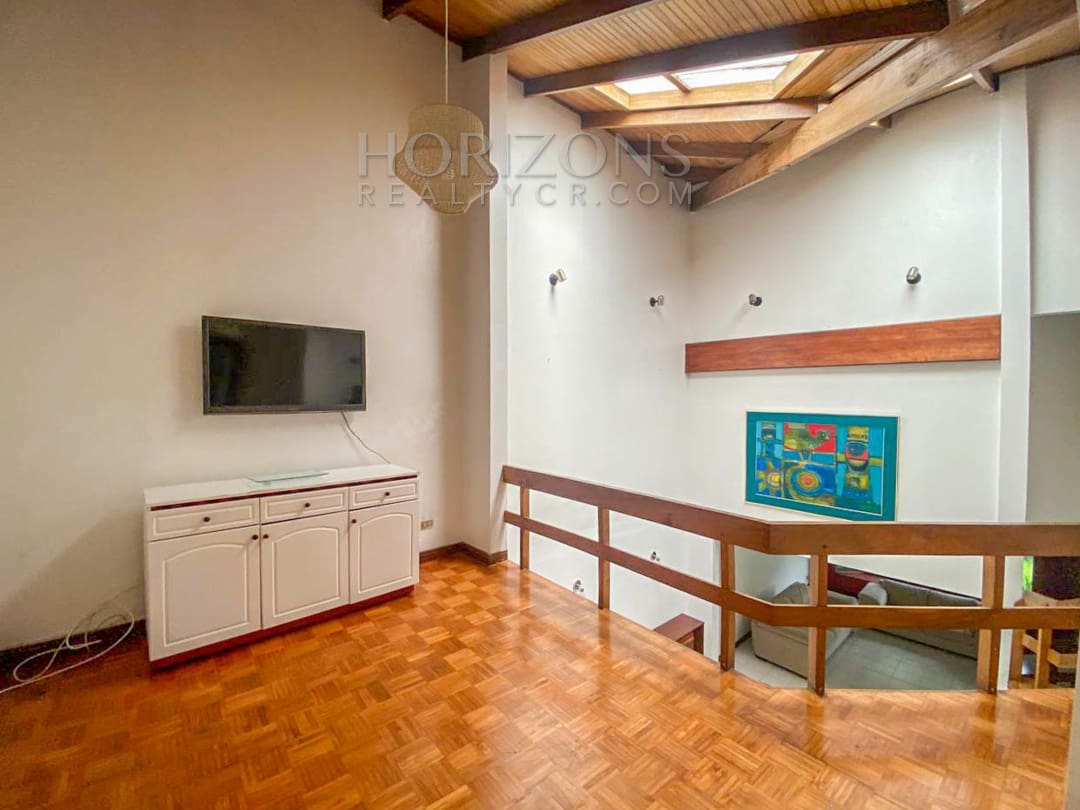 SE ALQUILA CASA EN SAN PEDRO 3 HABITACIONES OFICINA + SALA TV / 500 metros de la UCR noj856