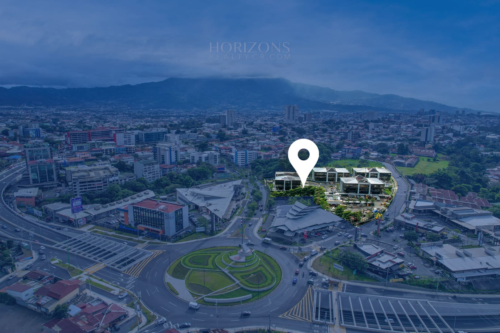 Venta! Oficina Corporativa en Ofiplaza del Este, San José: Ideal para Empresas a 200m de La Rotonda de La Bandera HRC07