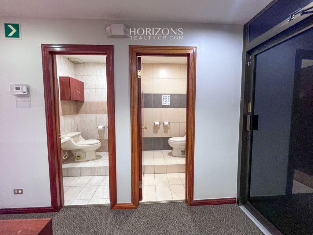 ALQUILER DE OFICINA EN OFIPLAZA DEL ESTE 172m2 HRC06